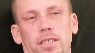 Tattooed amateur dude masturbates and anal plays solo