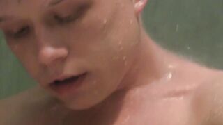 Twink Chris Jansen anal plays and jerk off in the shower