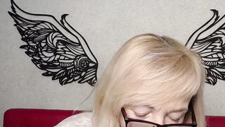 Amateur mature lady on webcam
