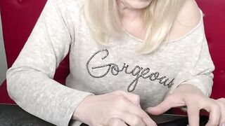 Amateur mature lady on webcam