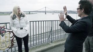Amateur celeb falls for cheap pickup lines