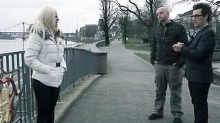 Amateur celeb falls for cheap pickup lines