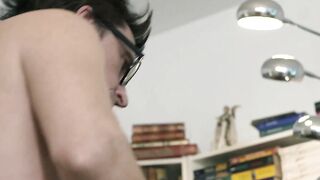 Amateur celeb falls for cheap pickup lines