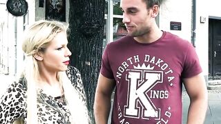 Inked German blonde Mia De Berg seduces