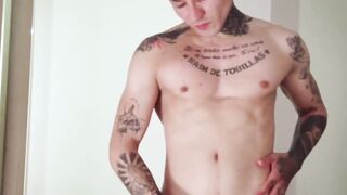 Kinky Axel earns money by having sex with hunk Bobby until cumshot