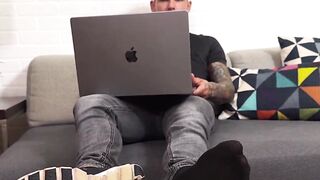 Wellcut Archer Croft showed off his beautiful body and gorgeous feet while relaxing