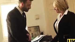 UKSubSluts.com - Smoking hot MILF Amy's enjoyment of rough pounding