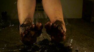 Feet Play Queen pt.two