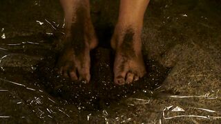 Feet Play Queen pt.two
