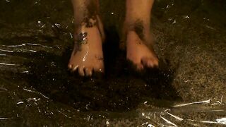 Feet Play Queen pt.two