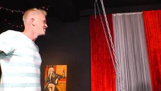Hubby shares wifey inside three-way at swingers club
