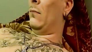 Tattooed amateur sucked skillfully by mature cum loving gay