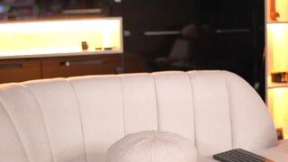 Sexy Petite Lady Explore Her Pussy On Cam