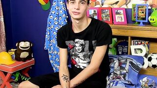 Hairy young Danny Tatum jerks off in his bedroom solo