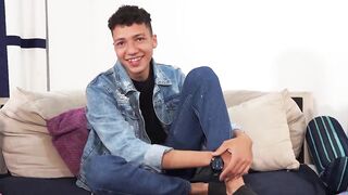 LatinoJuice.com - Kinky Nolan Martin masturbates before fucking Vincent Landi