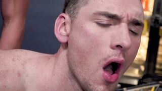 Muscular jocks Ryan Rose and Fane Roberts anal fuck hardcore