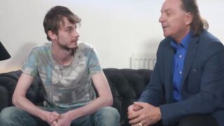 Normal teens lovers does their first casting