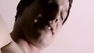 Horny amateur dude jerks his fat dick and receives a head Hoe 2