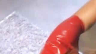 PussyCatsLatex.com - Vintage vixen gia's latex dildo encounter