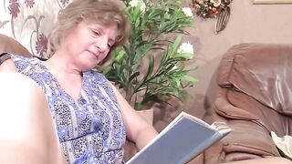 Lonely old woman gets to screwed inside a 3 way