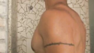BareBrazil.com - Muscle dude Roger seduces his fans in a naked warm up