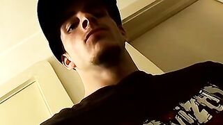 Athletic straight thug show off his abs while jerking off