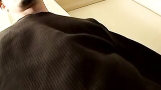Athletic straight thug show off his abs while jerking off