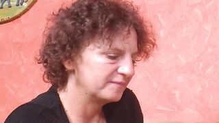 Natural housewife Aunt Waltraud into a three-way