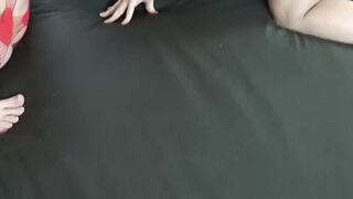 For a gangbang, UK GILF invites her curvaceous girlfriends