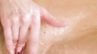 Beautiful vixen Gina Gerson gets naked and pokes fun with herself in the shower