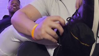 Kevin A got his feet worshiped after a relaxing foot massage by jock Dan Edwards