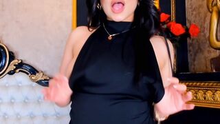 Gorgeous Babe Wildly Plays Her Titties and Pussy