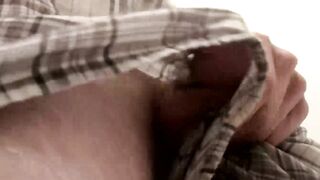 Muscled Kenneth Slayer has a thick wad in his cock ready to be pumped out