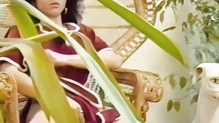 mom masturbating into this retro clip
