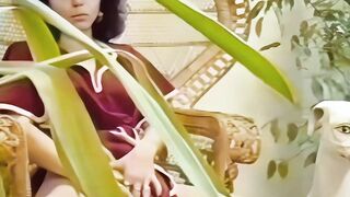 mom masturbating into this retro clip