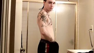 Inked straight guy Blinx likes working on his cock solo