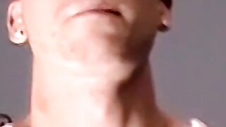 Amateur masturbator Pearl comes hard after solo session