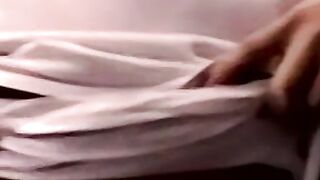 Amateur masturbator Pearl comes hard after solo session