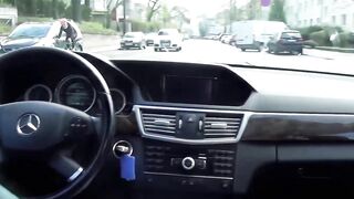 Amateur wench give oral sex to the driver