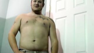 Big youngster masturbates and get sucked by a mature homo