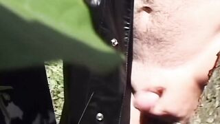 BBW bitch offer oral sex into 3some outdoor