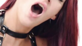 2 boxing babes share dick