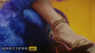 Brazzers - Mick Blue & Michael Stefano Banged! Gabbie Carter's Booty & Twat inside a Sexsual Three-Way