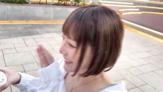 A short-cut female college school girl (22) from Kansai, a signboard women of an izakaya. An energetic women with a too incredible personality. She pretends to be a hip cowgirl SEX.