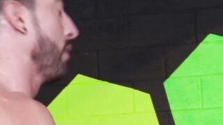RagingXXX.com - Muscled gym daddy slams a younger athlete after a blowjob