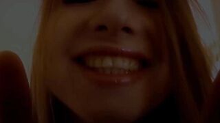 Naughty hot vibrating her cunny