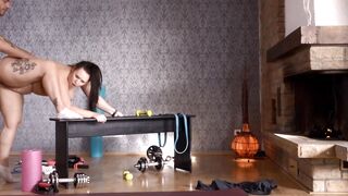 Curvy chick loves cum