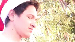 Cute stud Ceasar Cumming keeps on swaying while stroking his swollen dick