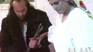Old bitch blowing penis