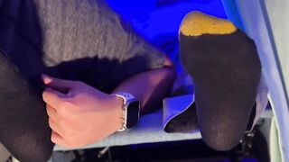 Handsome Shy got his feet worshiped and sucked by horny Dan Edwards